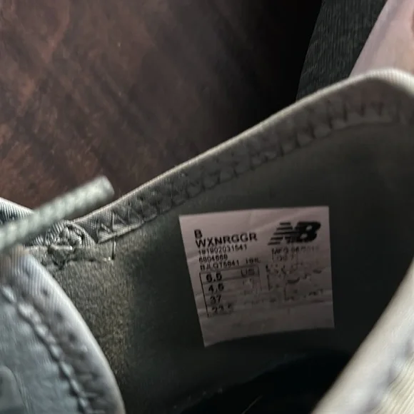 New Balance athletic shoes like new.  Cute color. - Picture 6 of 6